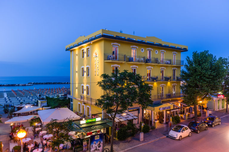 Esterno 11 768x511